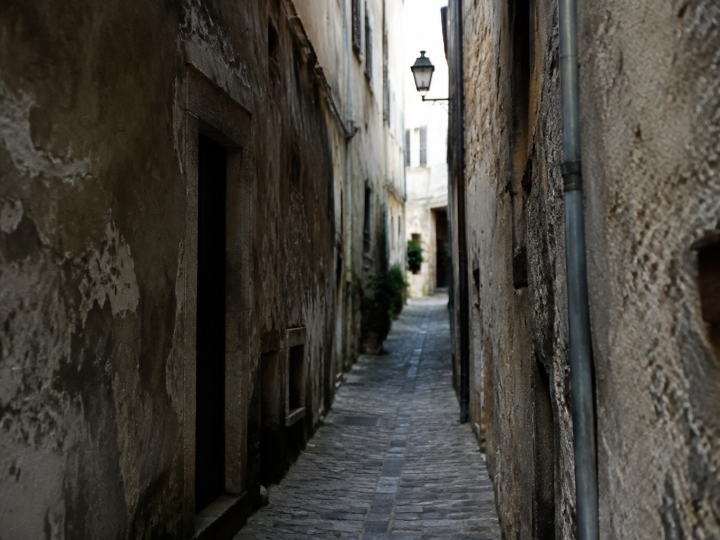 Quels sont les quartiers à éviter à Saint-Leu-la-Forêt et à Amiens ?